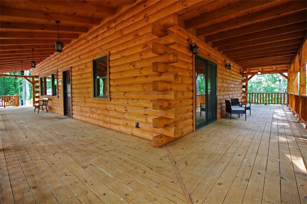 corner, log cabin style, covered deck
