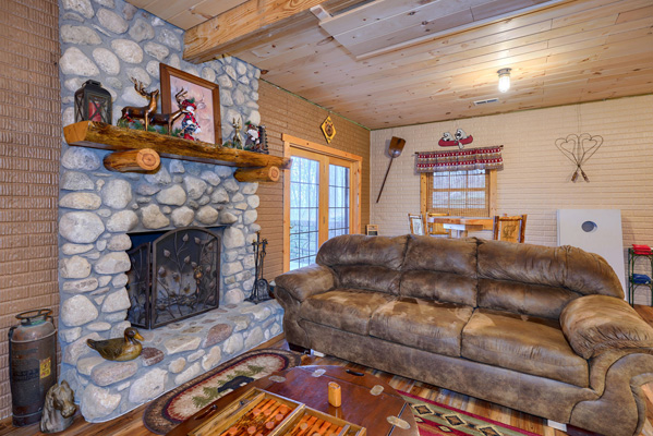 Quaint charm and tranquility at Bearadise Ridge Cabin