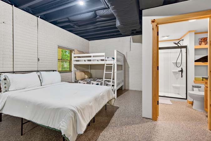 Inviting bedroom retreat in the heart of Hocking Hills