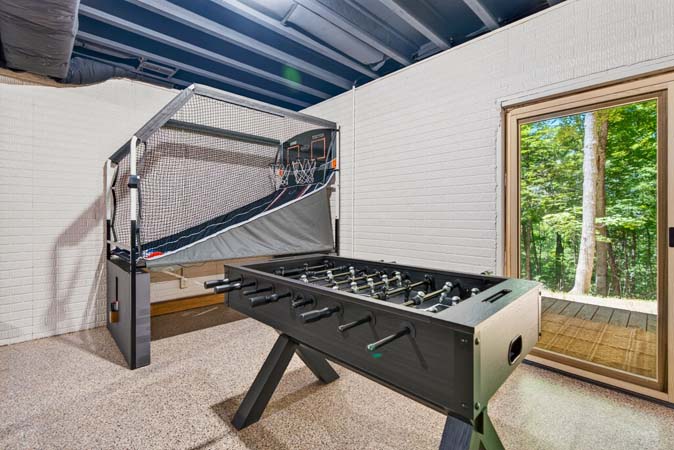 Well maintained cabin bathroom for guest comfort