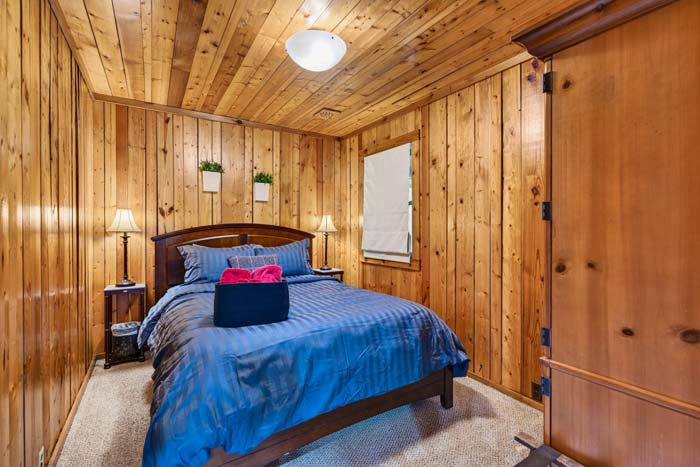 Private hot tub at wooded cabin retreat