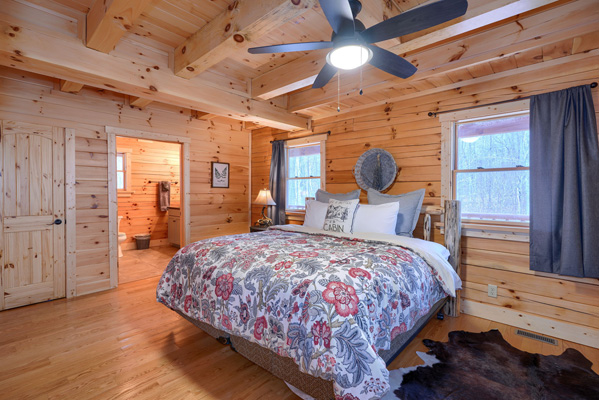 Cozy and comfortable interiors of Overbrook Lodge