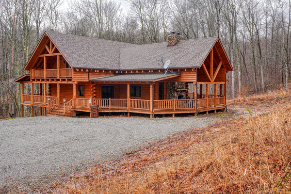 Natural appeal of the log cabin exterior