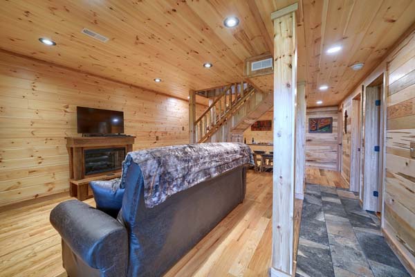 Natural beauty and tranquility at Rock Ridge cabin