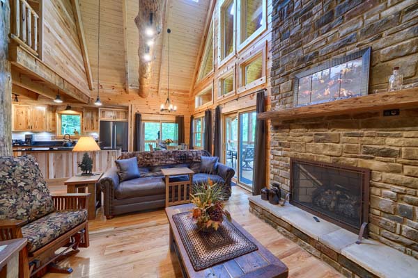 Four-season retreat at Rock Ridge cabin