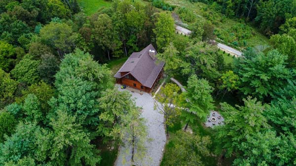 Hocking Hills getaway: Rock Ridge cabin