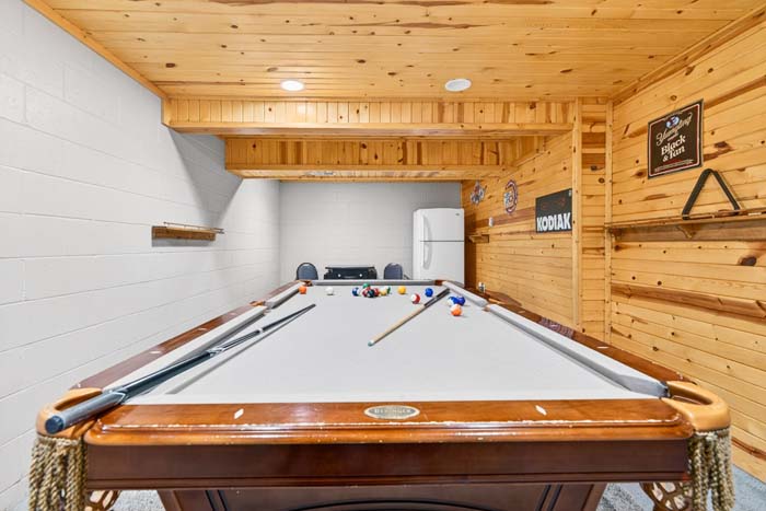 Loft sleeping area for cabin guests