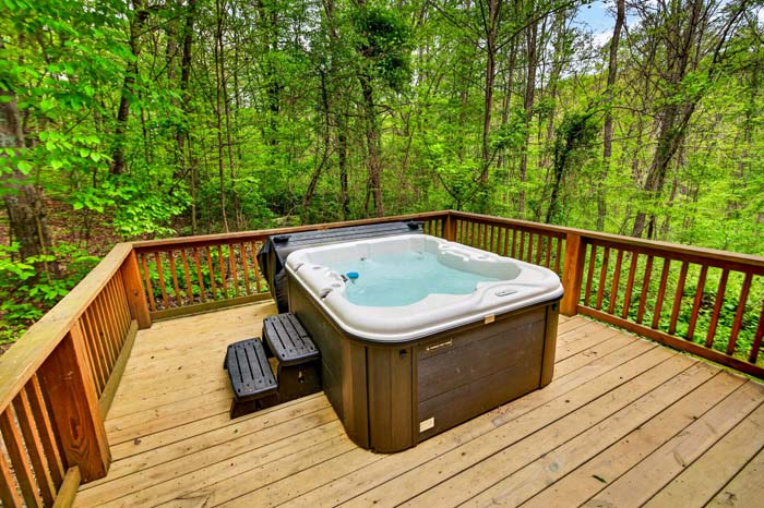 Peaceful forest views in the Hocking Hills