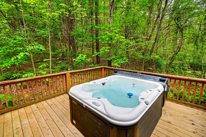 Private wooded retreat near Hocking Hills attractions