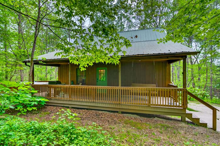 Comfortable cabin retreat for couples and families