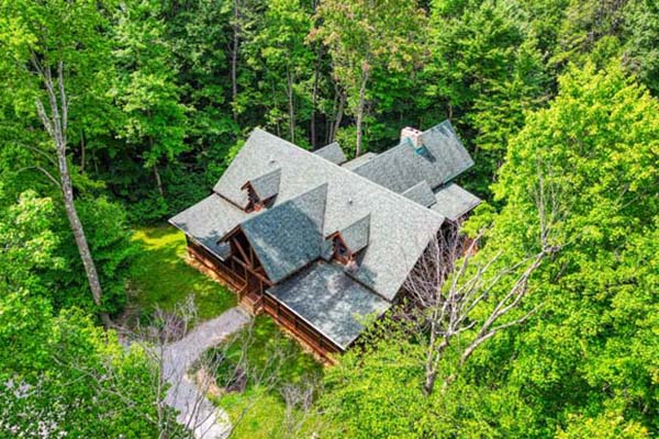 Quaint log cabin retreat