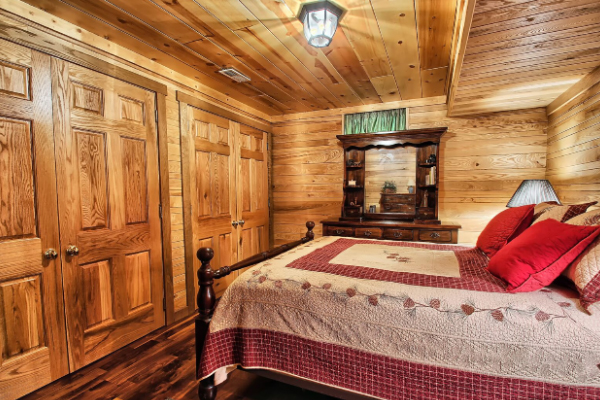 Serene sanctuary in the log cabin bedroom