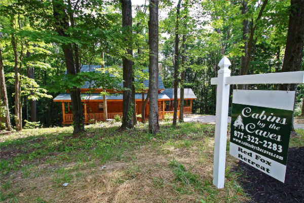 Exterior of Red Fox Retreat cabin in Hocking Hills, Ohio