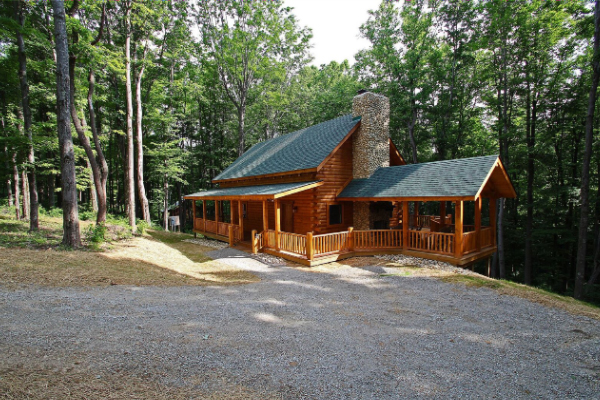 Getaway destination in Hocking Hills: Red Fox Retreat cabin